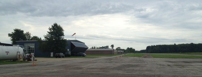 Elyria Airport (1G1) is one of Aeroporto.