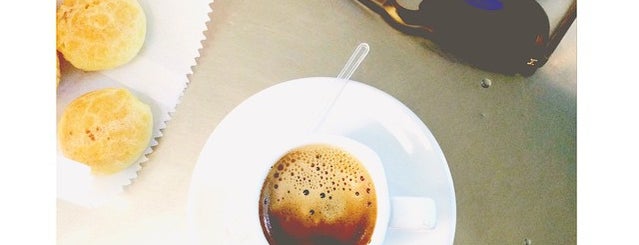 Neper Café is one of Posti che sono piaciuti a Helem.