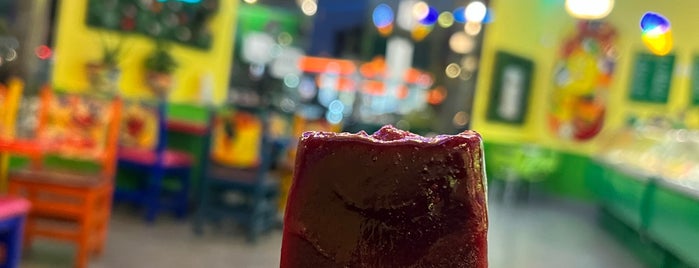 Mateo's Ice Cream & Fruit Bars is one of Los Angeles Take 2.
