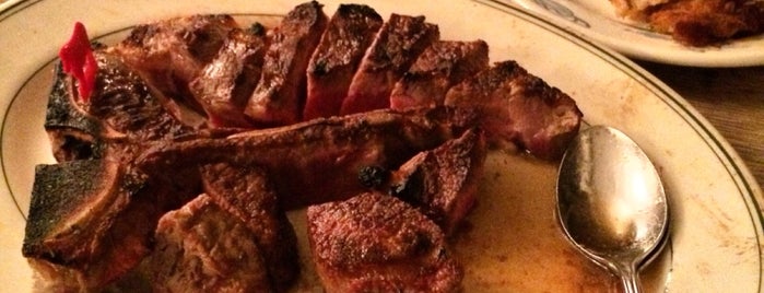 Peter Luger Steak House is one of Locais curtidos por Roberto.