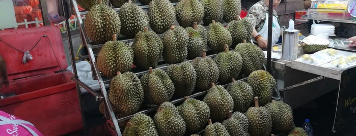 Gold Finger Stickyrice Durian Mango is one of Durian dessert quest.