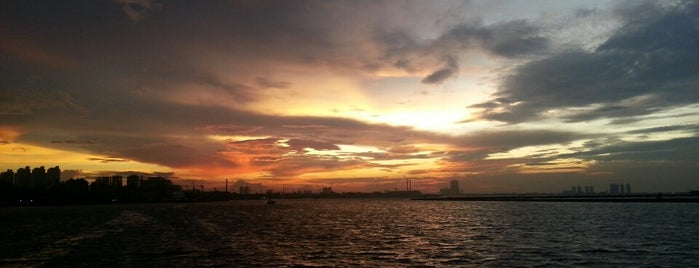 Ancol Beach is one of My TOP favorite places.