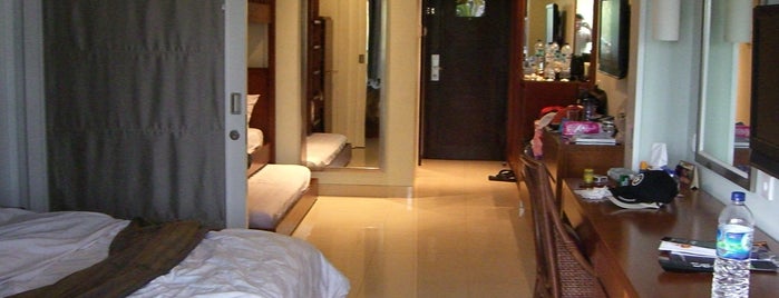 Bali Dynasty Resort is one of สถานที่ที่ Sie ถูกใจ.