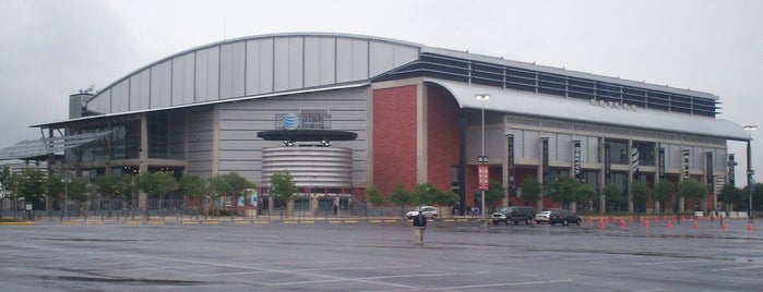 AT&T Center is one of สถานที่ที่ Andres ถูกใจ.