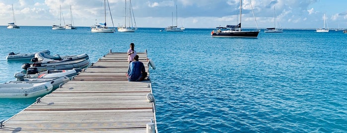 Beach At Grand Case is one of Tempat yang Disukai Rohan.