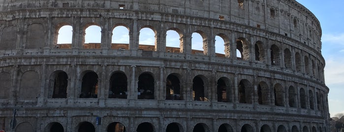 Colosseo is one of Posti che sono piaciuti a Gustavo.