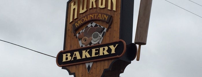 Huron Mountain Bakery is one of Tempat yang Disukai Stephen.
