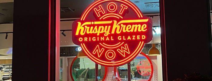 Krispy Kreme is one of Louise : понравившиеся места.