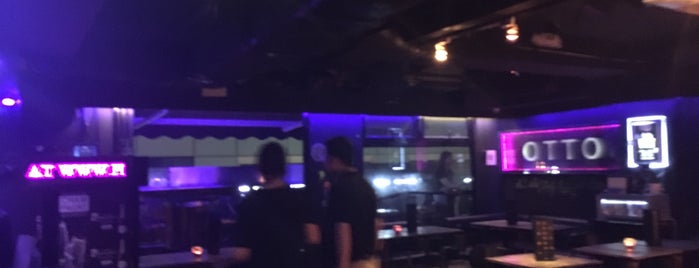 Otto Bar & Lounge is one of 香港的士係乜嘢色?!.