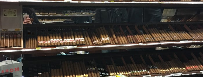 Smoking cigars