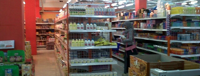 Gelael Supermarket is one of T4 nongkronk Om Ye.