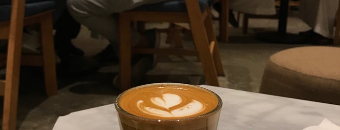 QAF Coffee Roasters is one of Jawaher 🕊'ın Beğendiği Mekanlar.