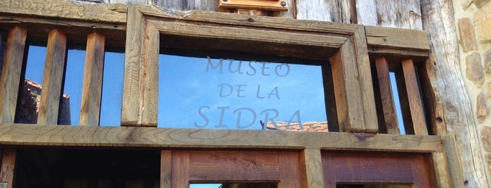 Museo de la Sidra is one of Posti che sono piaciuti a Francisco.