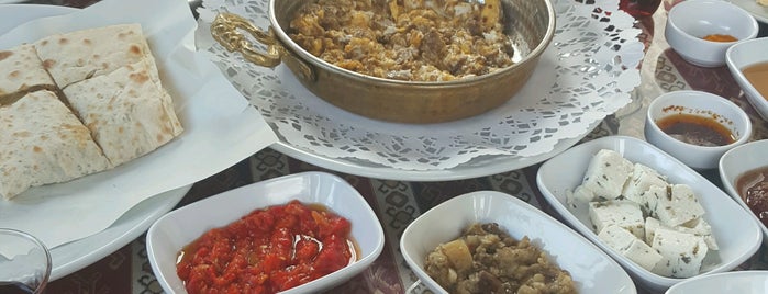 Bade Kır Bahçesi is one of cafe kahvaltı.