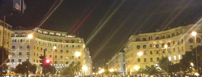 Aristotelous Square is one of Roomore Nightlife.