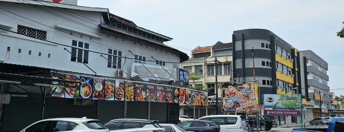 百龄(太平)茶餐厅  Restoran Prima Taiping is one of Taiping.