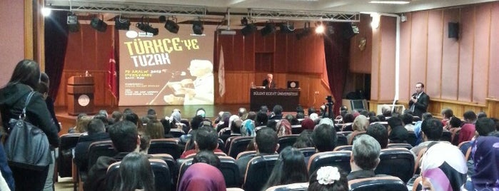 Prof. Dr. Arif Amirov Konferans Salonu is one of Orte, die Yusuf Kaan gefallen.
