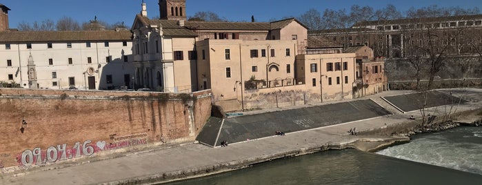 Isola Tiberina is one of Tempat yang Disukai Stephen.