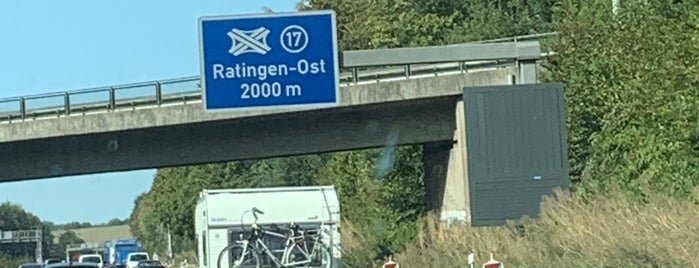 Kreuz Ratingen-Ost (17) (34) is one of Autobahnkreuze in Deutschland.