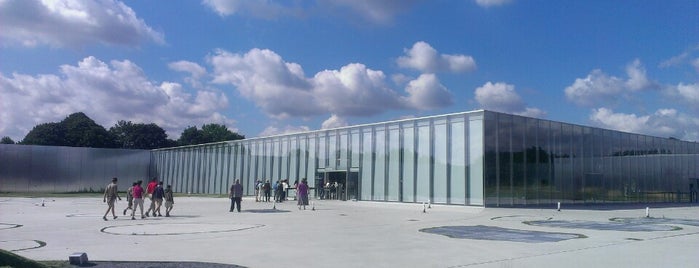 Louvre-Lens is one of Kunst in Trier und Umgebung.
