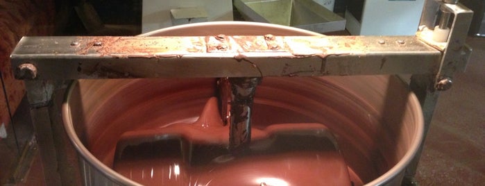 Fine & Raw Chocolate Factory is one of Locais curtidos por E.