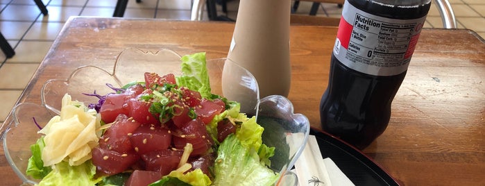 Fresh Ahi Off the Boat is one of Kimmie's Saved Places.