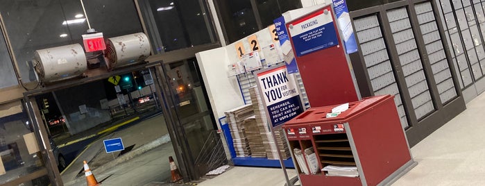 US Post Office is one of Mo'ili'ili.