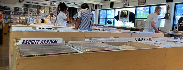 Hungry Ear Records is one of Hawaii ‘22.