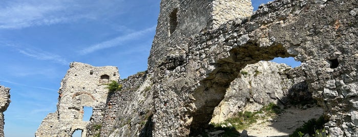 Plavecký hrad is one of Slovensko.