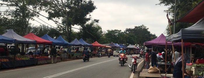 Pasar Malam Taman Kempas is one of Sp.