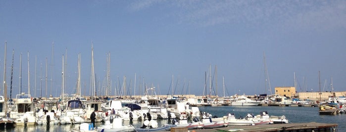 El Cachalote Yacht Club Marzamemi is one of MyCity Beach - Catania & Siracusa.