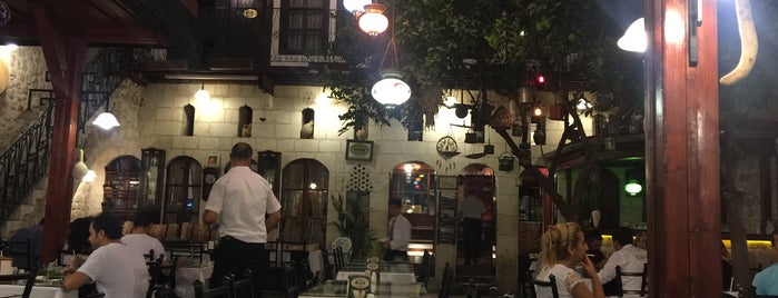 Antik Han Restaurant & Cafe is one of สถานที่ที่ Tuğçe ถูกใจ.