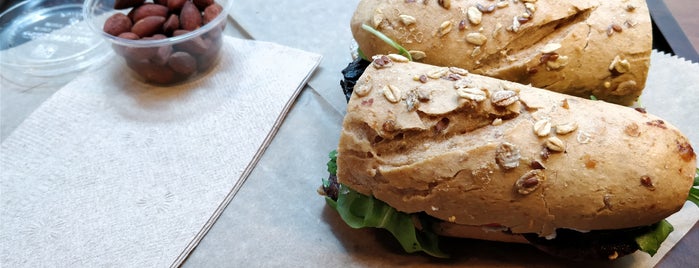 Hannah's Bretzel is one of Weekday Lunch Plans.
