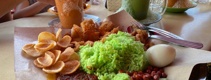 Nasi Lemak Senawang is one of Jalan Jalan Cari Makan.