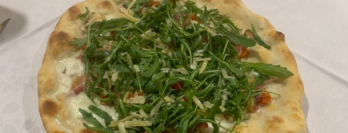 Ristorante Pizzeria da Noi Due is one of Lieux qui ont plu à Maui.
