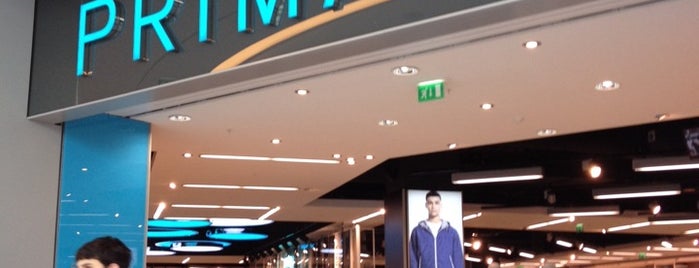 Primark is one of Senjaさんのお気に入りスポット.