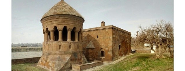 Emir Bayındır Camii ve Kümbeti is one of สถานที่ที่ Mehmet Vefik ถูกใจ.