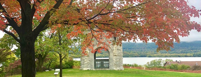 Washington's Headquarters Monument is one of Across the Hudson.