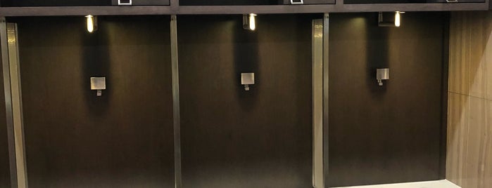 Atlanta United Locker Room is one of Tempat yang Disukai Chester.
