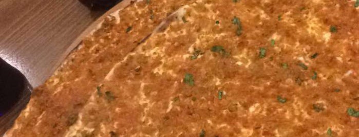Alpini Lahmacun is one of Danさんのお気に入りスポット.