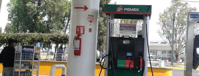 Gasolinera La Recta is one of Posti che sono piaciuti a Patricia.