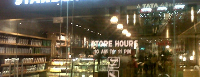 Starbucks is one of Orte, die Reem gefallen.