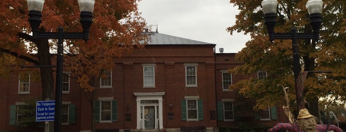 Monroe County Courthouse is one of South of 64 Illinois.