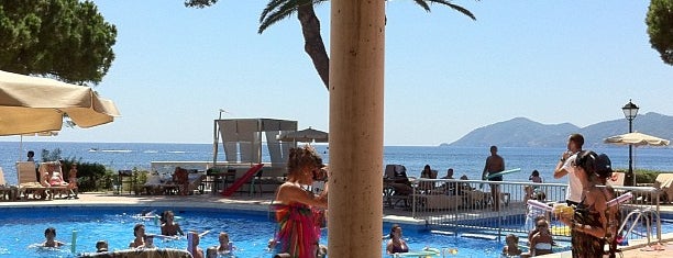 Hotel ME Ibiza is one of Laura'nın Beğendiği Mekanlar.