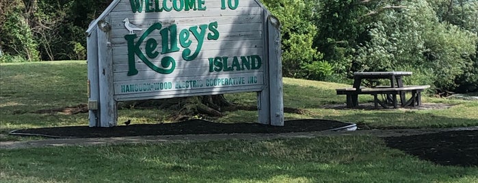 Kelleys Island Ferry - Lakeside Marblehead is one of Kelleys Island.