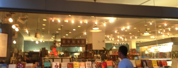 McNally Jackson Books is one of La Gracia NY edition.