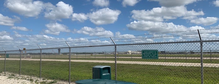RSW Aircraft Observation Area is one of Orte, die Tammy gefallen.