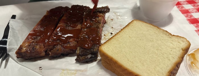 Rudy's Country store and Bar-B-Q is one of Food.