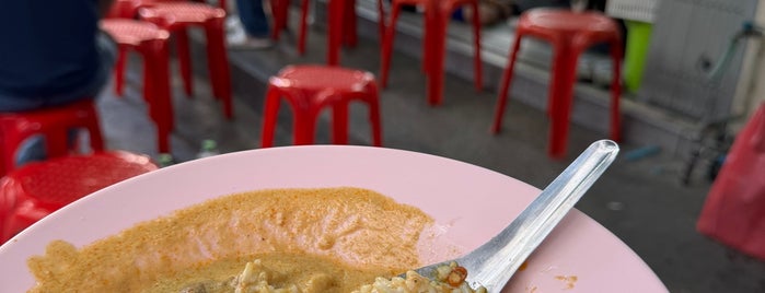 Jek Pui Curry is one of Street Food.