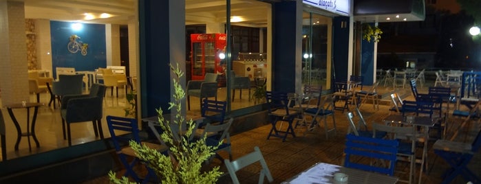 Cafe Alaçatı is one of Tempat yang Disimpan Mutlu.